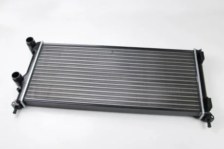 Радіатор двигуна (мкпп) MERCEDES E (W210) FIAT DOBLO 1.3D/1.9D/2.7D 07.99- THERMOTEC D7F022TT