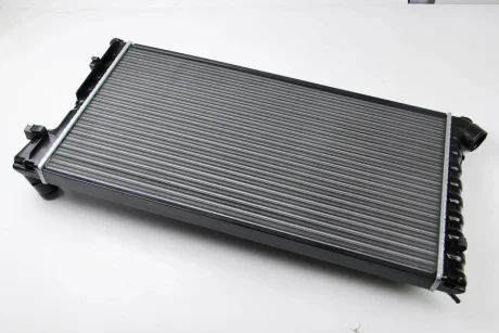 Радіатор двигуна (мкпп) CITROEN BERLINGO, XSARA, ZX PEUGEOT 306, PARTNER 1.5D-2.0D 03.91-12.15 THERMOTEC D7P006TT