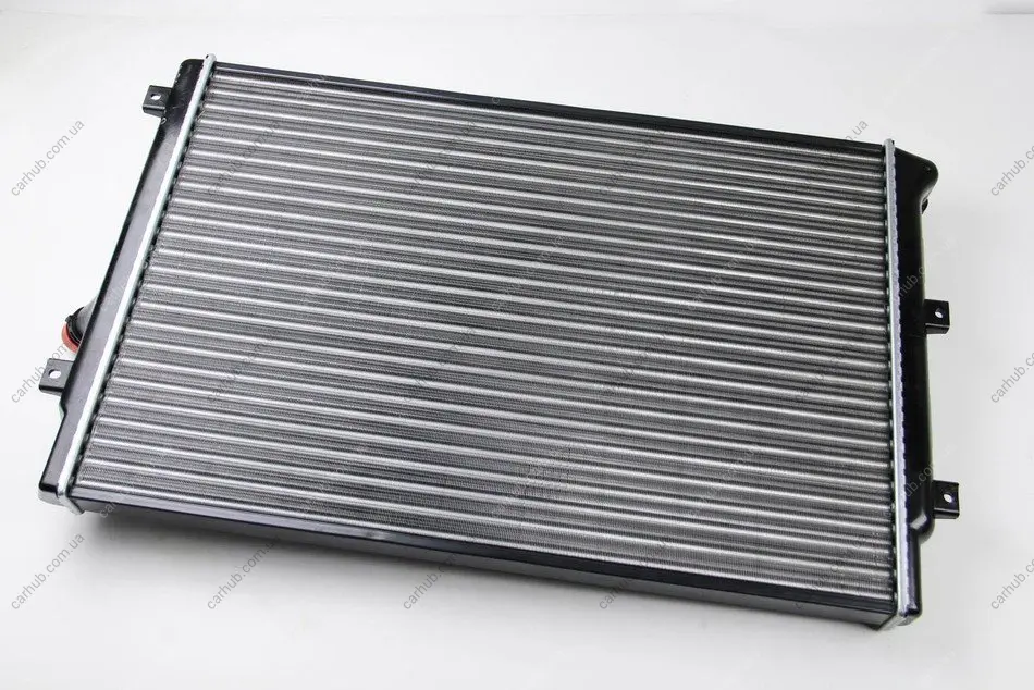 Радіатор двигуна (акпп/мкпп) AUDI A3, TT SEAT ALTEA, ALTEA XL, LEON, TOLEDO III SKODA OCTAVIA II, SUPERB II, YETI VW BEETLE, CADDY ALLTRACK IV, CADDY III, CADDY IV, CC B7, EOS 1.2-3.6 02.03-09.20 THERMOTEC D7W035TT (фото 1)