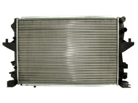 Радіатор двигуна (мкпп) VW CALIFORNIA T5 CAMPER, MULTIVAN T5, POLO IV, TRANSPORTER T5 1.9D-3.2 09.02- THERMOTEC D7W062TT