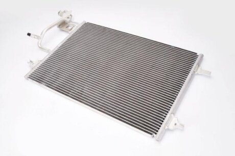 Конденсатор кондиціонера MERCEDES S (W140) AUDI A6 C5, ALLROAD C5 1.9D/2.5D/3.2 10.95-08.05 THERMOTEC KTT110081