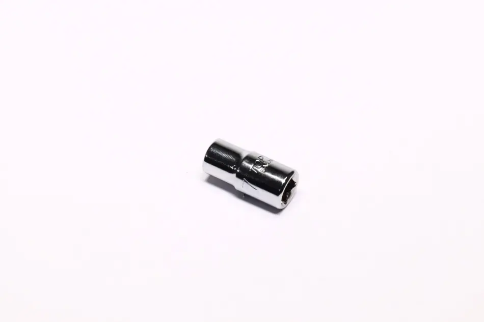Насадка 1/4" (6,3 мм) 6-кутна, 1 шт, розмір насадок 6/12-кутних (мм): 7 мм, довжина 25мм Toptul BAEA0807 (фото 1)