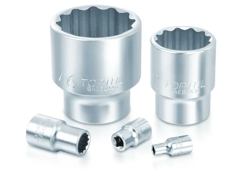 Насадка 3/8" (10 мм) 12-кутна, 1 шт, розмір насадок 6/12-кутних (мм): 17 мм, довжина 30мм Toptul BAEB1217 (фото 1)