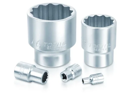 Насадка 3/8" (10 мм) 12-кутна, 1 шт, розмір насадок 6/12-кутних (мм): 17 мм, довжина 30мм Toptul BAEB1217