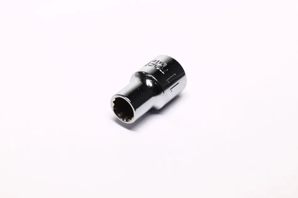 Насадка 1/2" (12,5 мм) 12-кутна, 1 шт, розмір насадок 6/12-кутних (мм): 11 мм, довжина 38мм Toptul BAEB1611 (фото 1)
