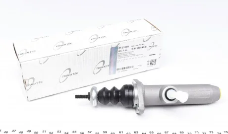 Циліндр зчеплення (головний) Audi 100/A6 82-97 (d=19.05mm) AUTOMOTIVE TRUCKTEC 07.23.001