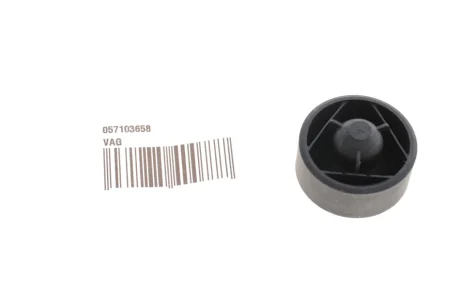 Втулка кришки двигуна Audi A4/A6/A8/VW Passat 98-09 VAG 057103658