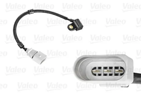 Датчик положення розподільчого валу AUDI A3, A4 B7, A6 C6 MITSUBISHI GRANDIS, LANCER VIII, OUTLANDER II SEAT ALTEA, ALTEA XL, LEON, TOLEDO III SKODA OCTAVIA II, SUPERB II 2.0D 02.03- Valeo 253821