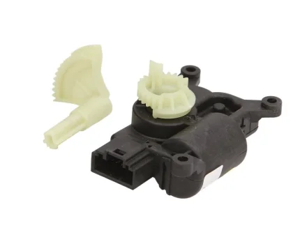 Моторчик заслонки пічки Audi A3/Q3/Skoda Octavia/VW Golf VII/Passat 12- Valeo 715279