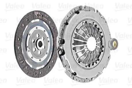 Комплект зчеплення з підшипником (228мм) AUDI A1, A3, TT SEAT CORDOBA, CORDOBA VARIO, IBIZA II, IBIZA III, IBIZA IV, IBIZA IV SC, IBIZA IV ST, LEON, TOLEDO I 1.6D/1.8/1.9D 07.95-08.15 Valeo 826473