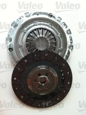 Комплект зчеплення (240мм) VOLVO C30, C70 I, C70 II, S40 II, S60 I, S80 I, S80 II, V50, V70 II, V70 III, XC70 I, XC90 I FORD FOCUS II, KUGA I, MONDEO IV 2.3-2.5ALK 03.97-01.15 Valeo 826797 (фото 1)