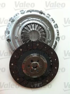 Комплект зчеплення (240мм) VOLVO C30, C70 I, C70 II, S40 II, S60 I, S80 I, S80 II, V50, V70 II, V70 III, XC70 I, XC90 I FORD FOCUS II, KUGA I, MONDEO IV 2.3-2.5ALK 03.97-01.15 Valeo 826797