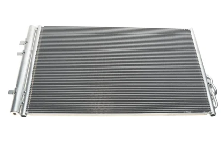 Радіатор кондиціонера BMW X3 (F25)/X4 (F26) 12-18 B47/N20/N47/N52/N55/N57 Van Wezel 06005479
